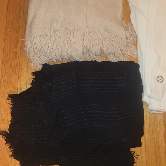 Lot Of 5 Winter Fashion Scarves